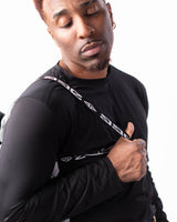 Close-up of the integrated shoulder strap.
