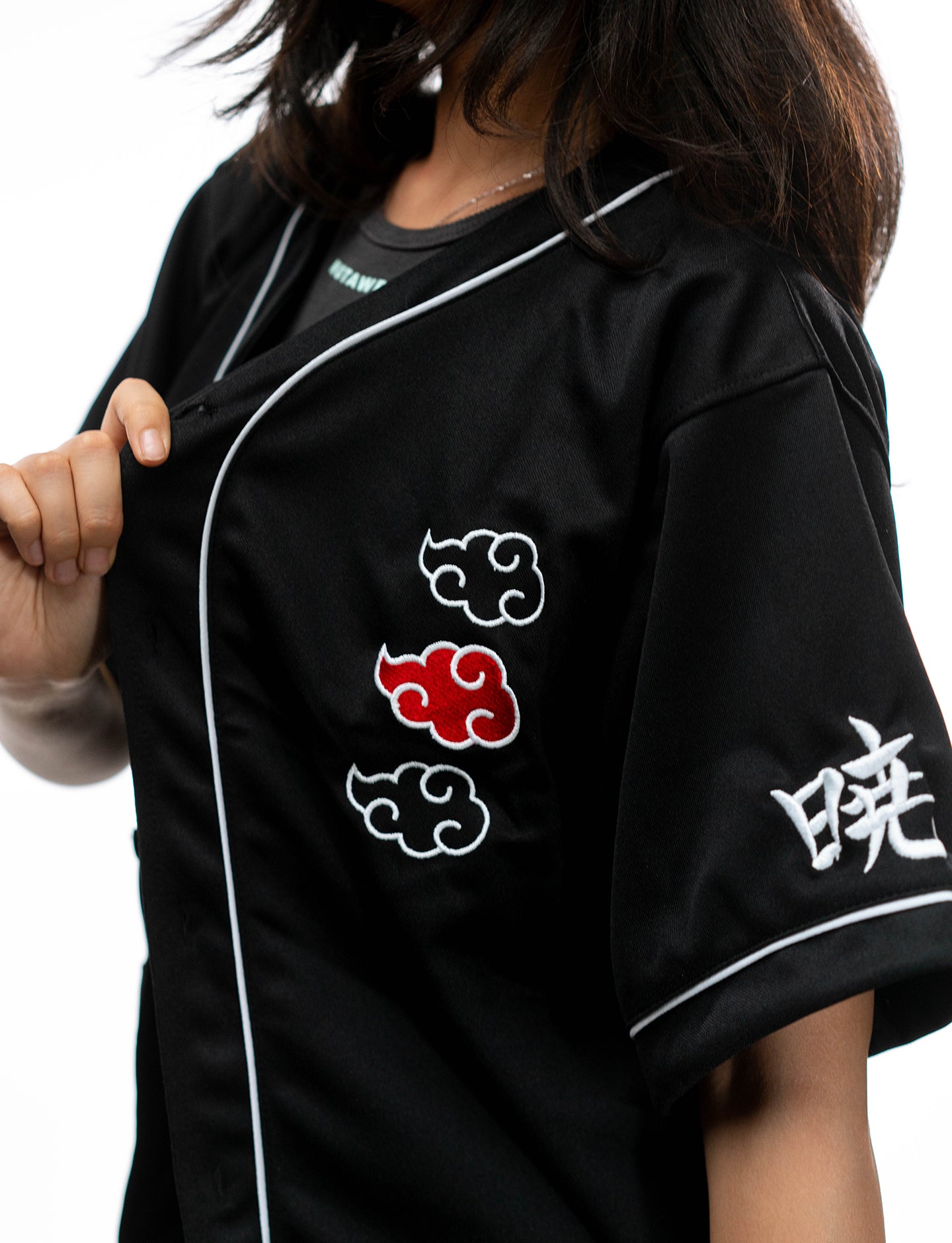 Naruto Shippuden Akatsuki white and black baseball jersey cloud and sleeve detail